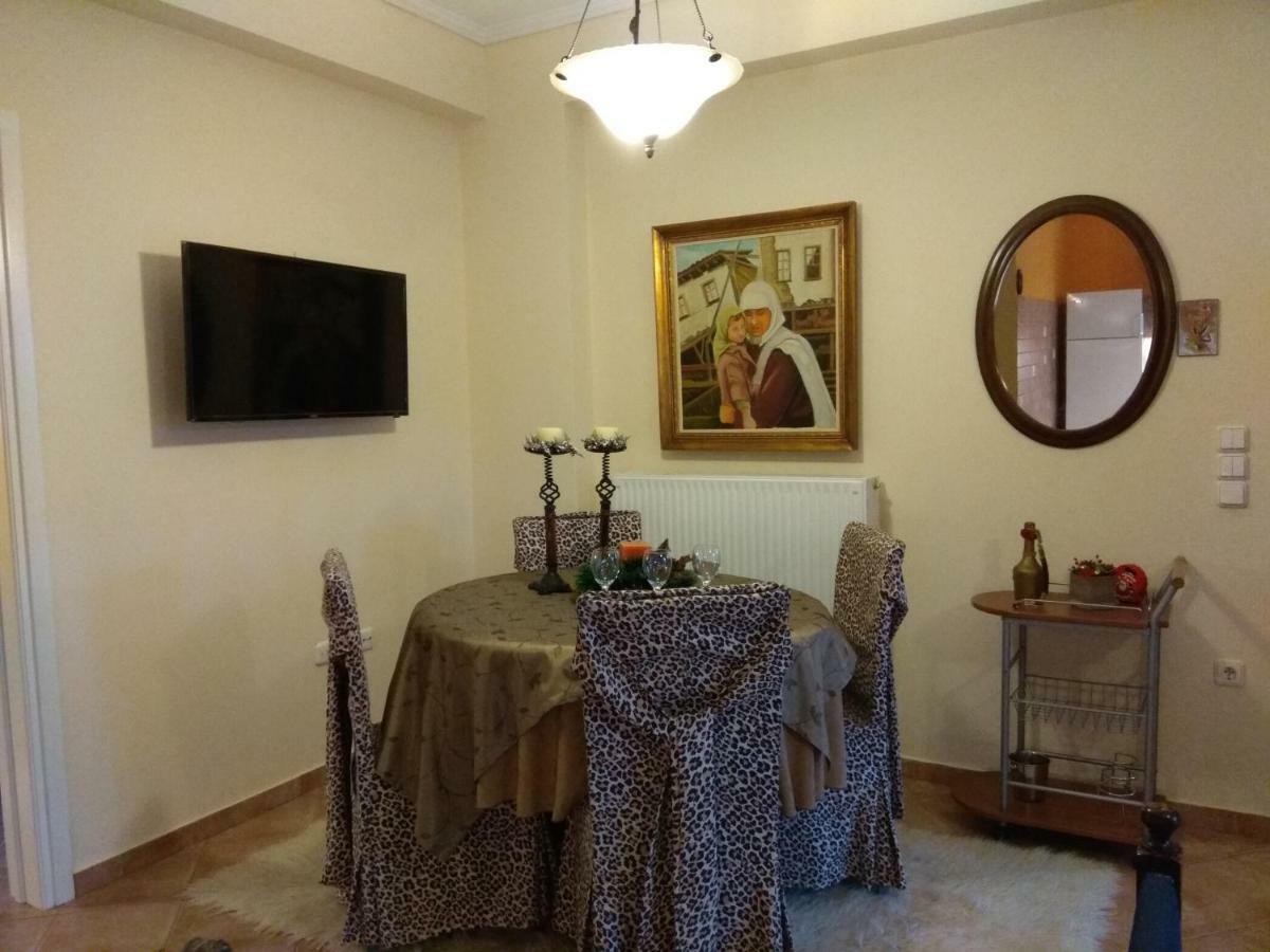 Mainades House Apartment Vitina Luaran gambar