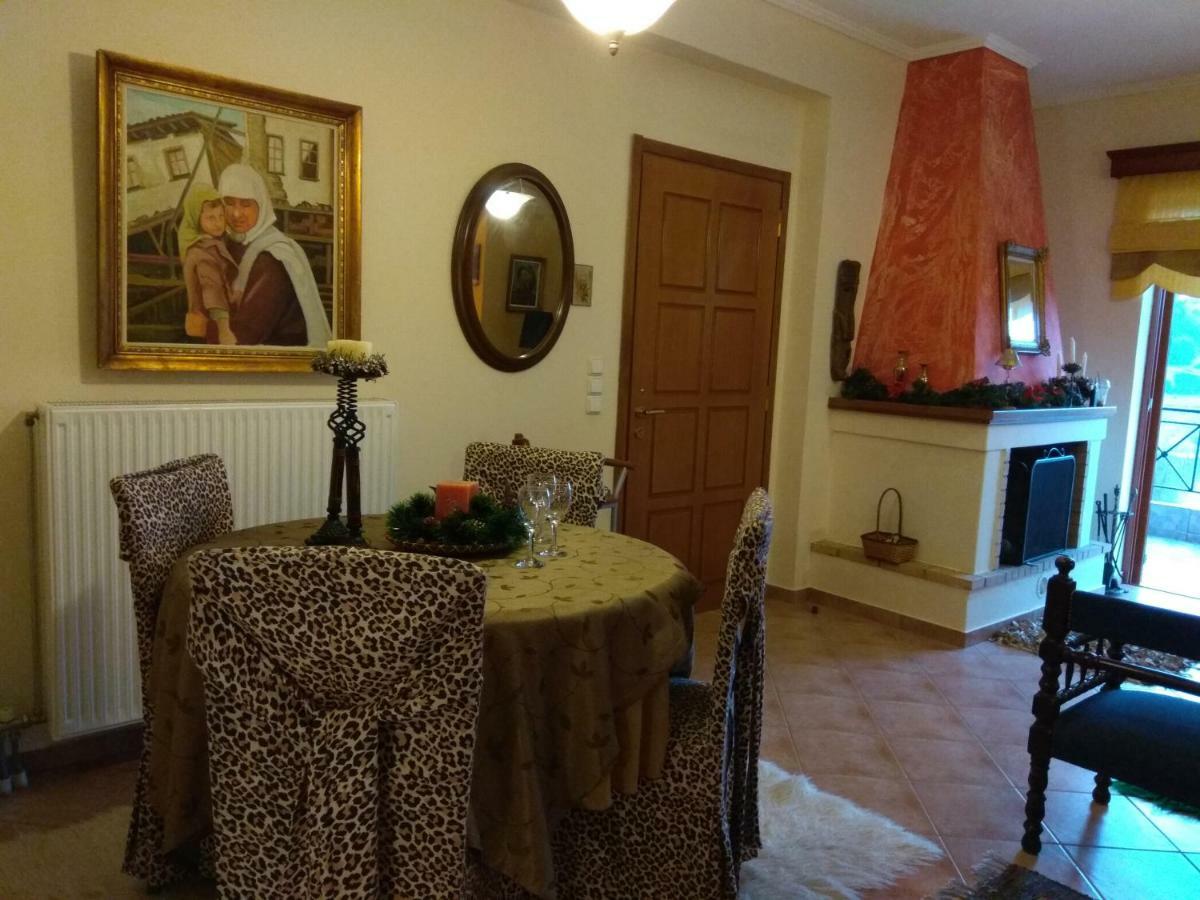 Mainades House Apartment Vitina Luaran gambar
