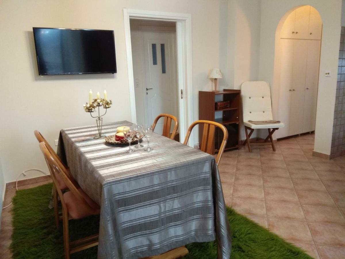 Mainades House Apartment Vitina Luaran gambar