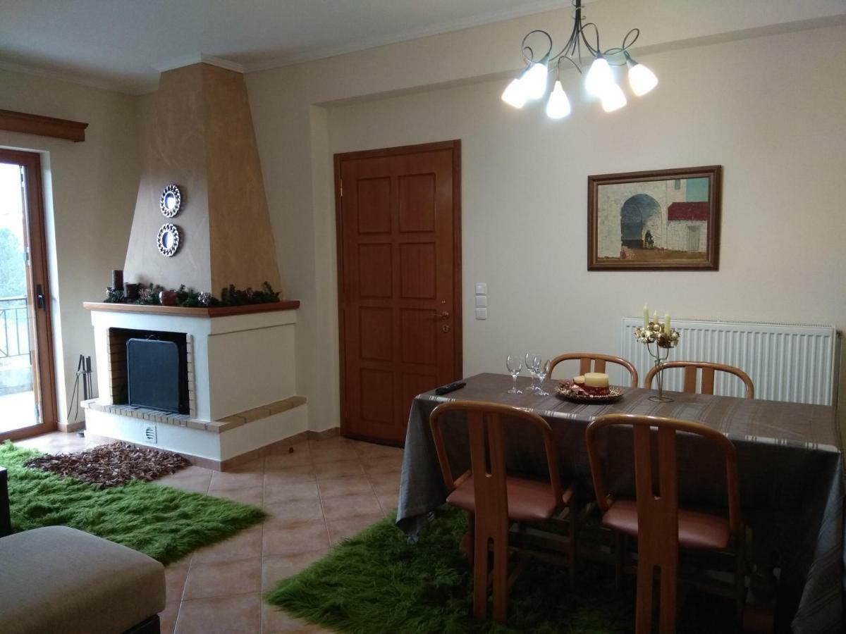 Mainades House Apartment Vitina Luaran gambar