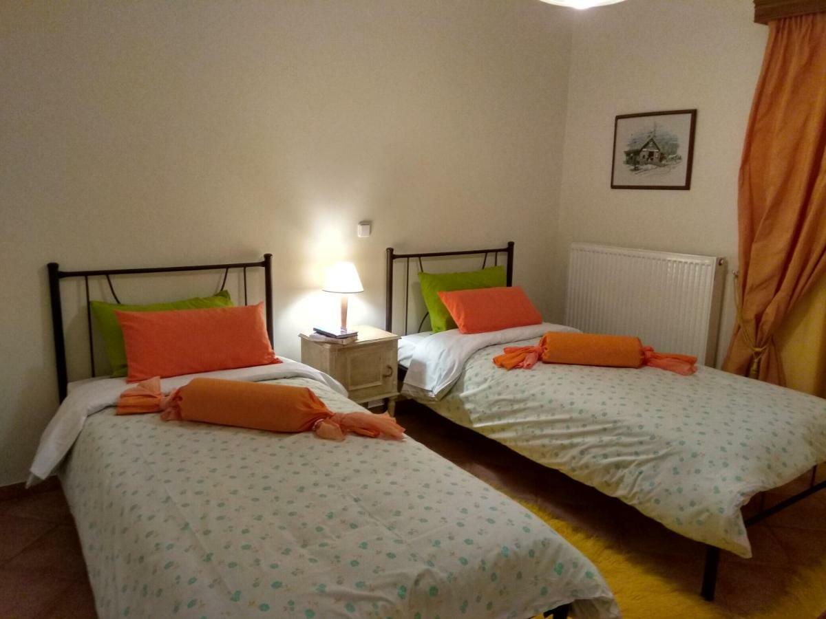 Mainades House Apartment Vitina Luaran gambar