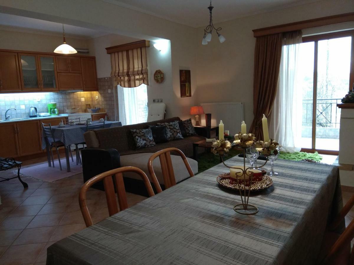 Mainades House Apartment Vitina Luaran gambar