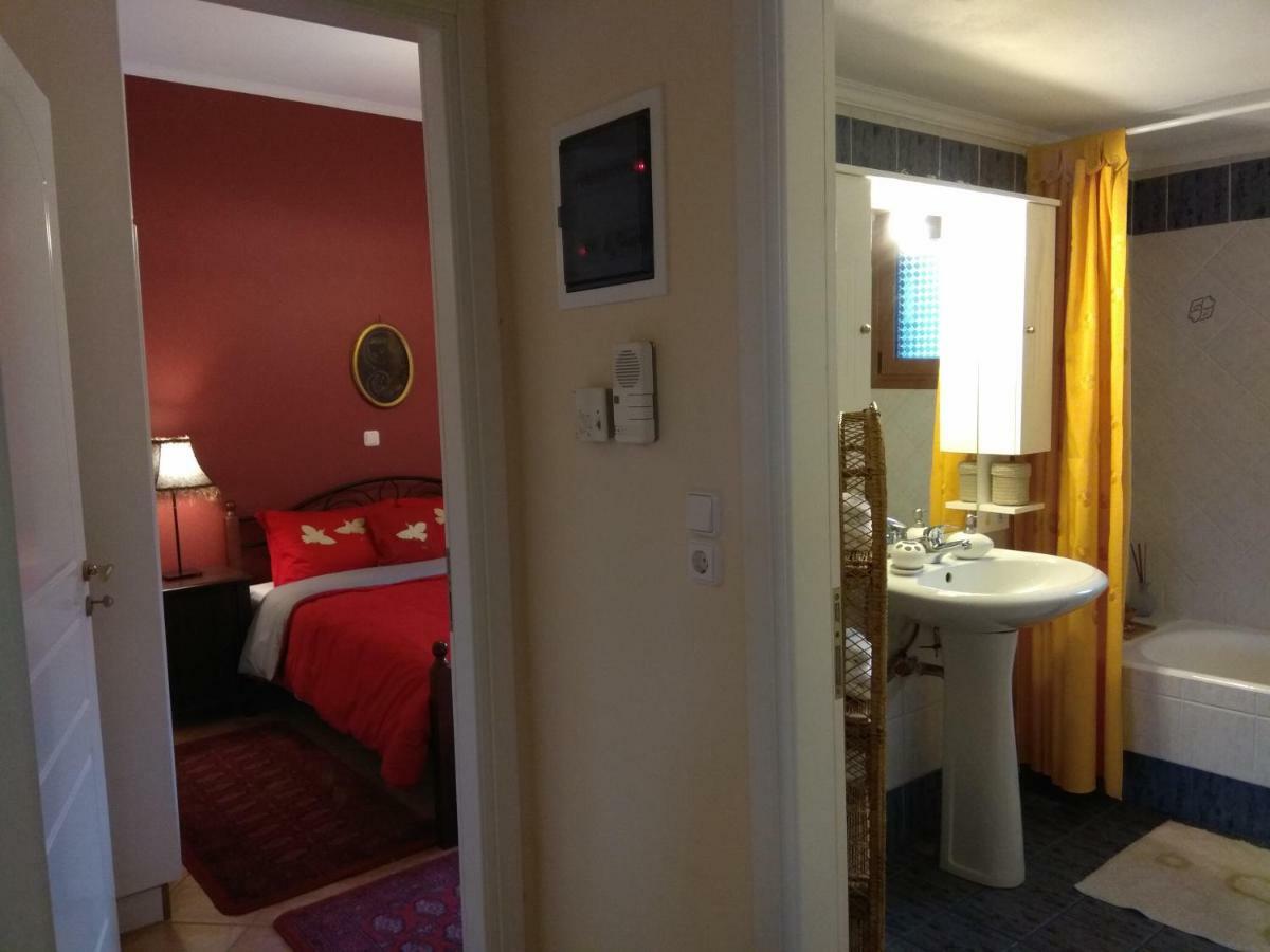 Mainades House Apartment Vitina Luaran gambar