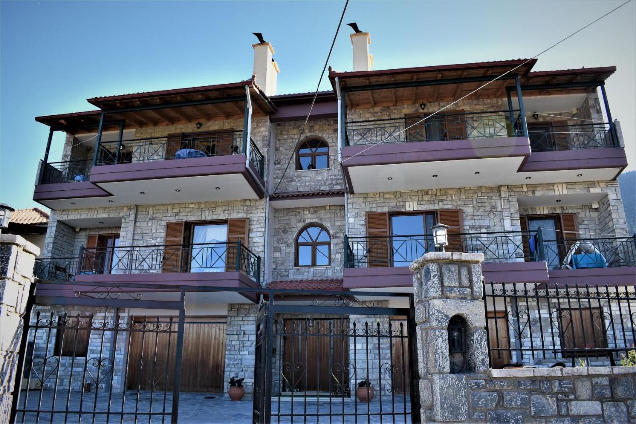 Mainades House Apartment Vitina Luaran gambar